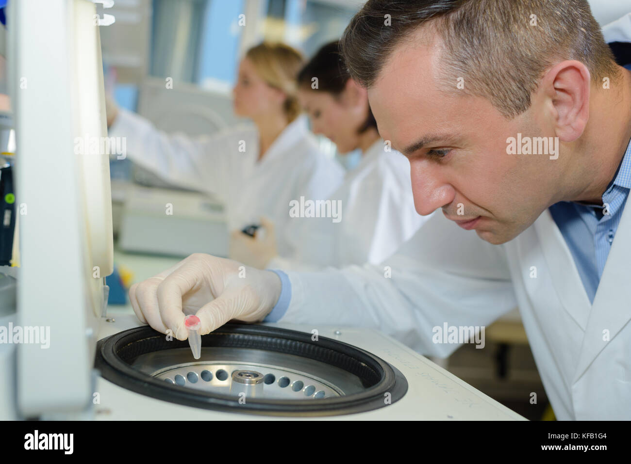 Medizinischer Techniker im Labor Stockfoto