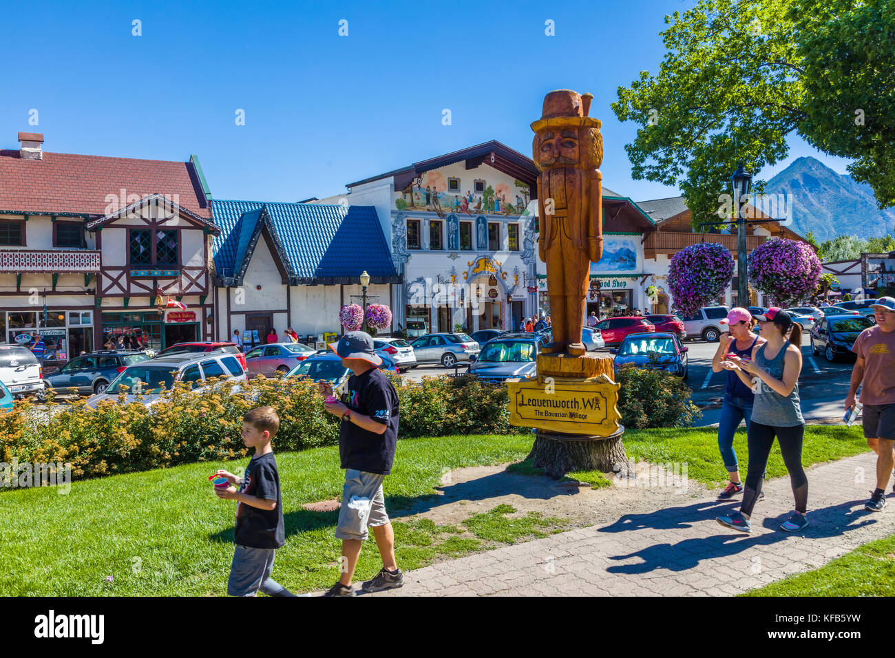Front Street leavenworth einer bayerischen Stil Dorf in den Cascade Mountains im Staat Washington in Chelan County, Washington, United States Stockfoto