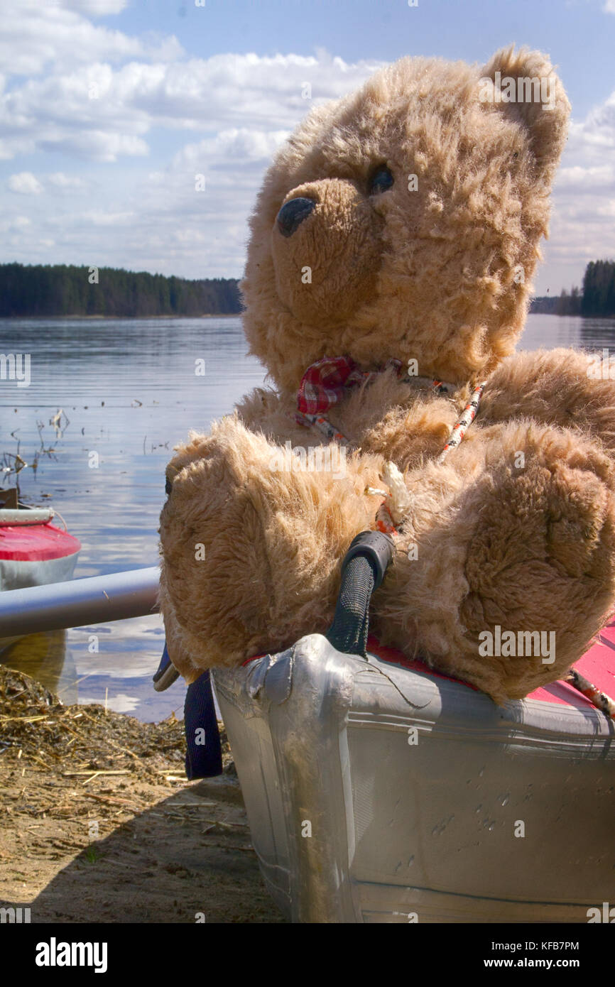 Bär Spielzeug traveler Kanu sport Wasser Tourismus Stockfoto