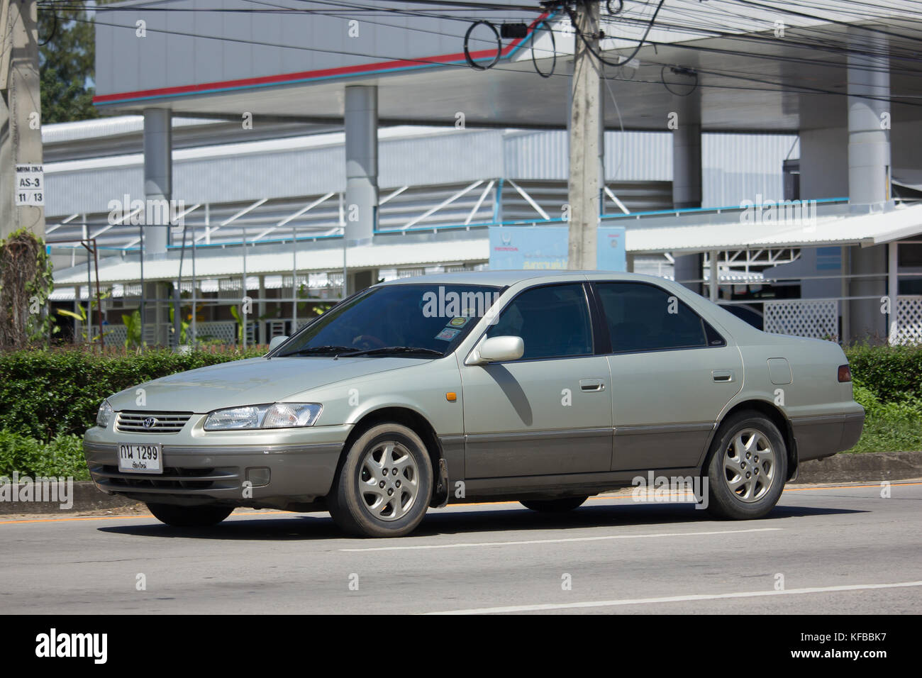 Chiang Mai, Thailand - 6. Oktober 2017: Mit dem eigenen Auto Toyota Camry. Auf der Straße Nr. 1001 8 km von Chiangmai. Stockfoto