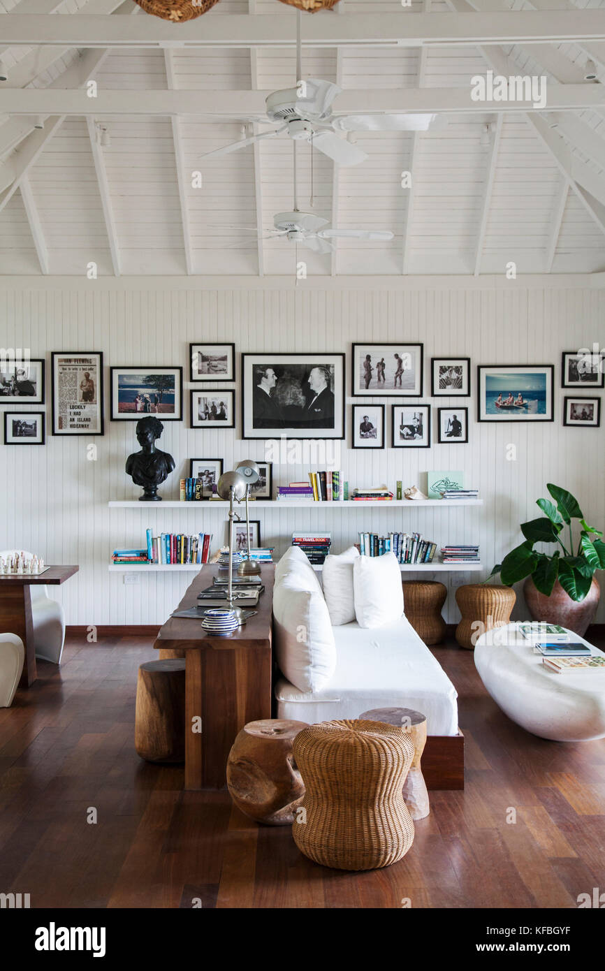 Jamaika Oracabessa. Die Lobby mit Fotos von Ian Fleming und James Bond Goldeneye Hotel und Resort. Stockfoto