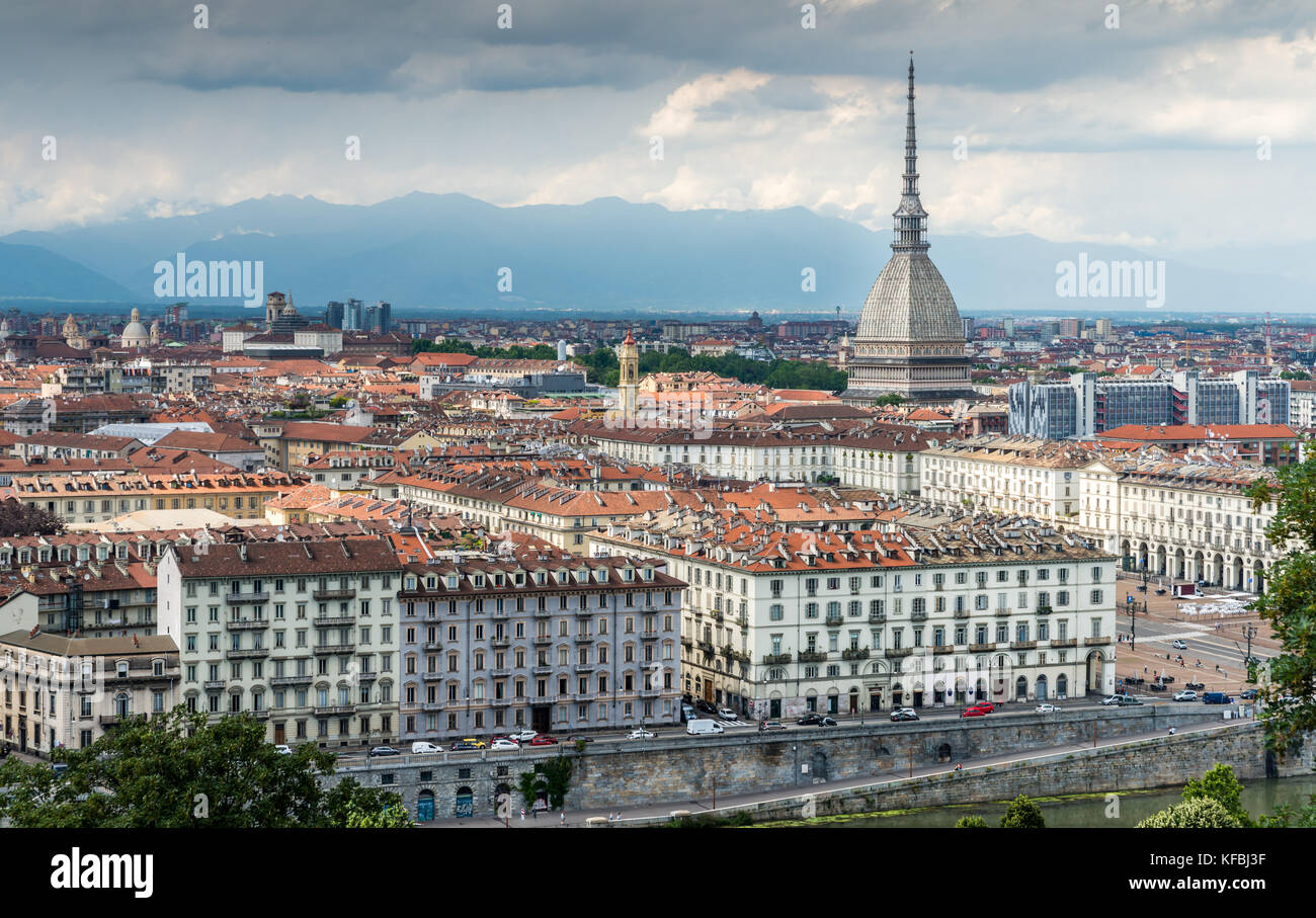 Panoramablick von Turin, Piedmonte, Italien Santa Maria del Monte - Monte dei Cappuccini Stockfoto