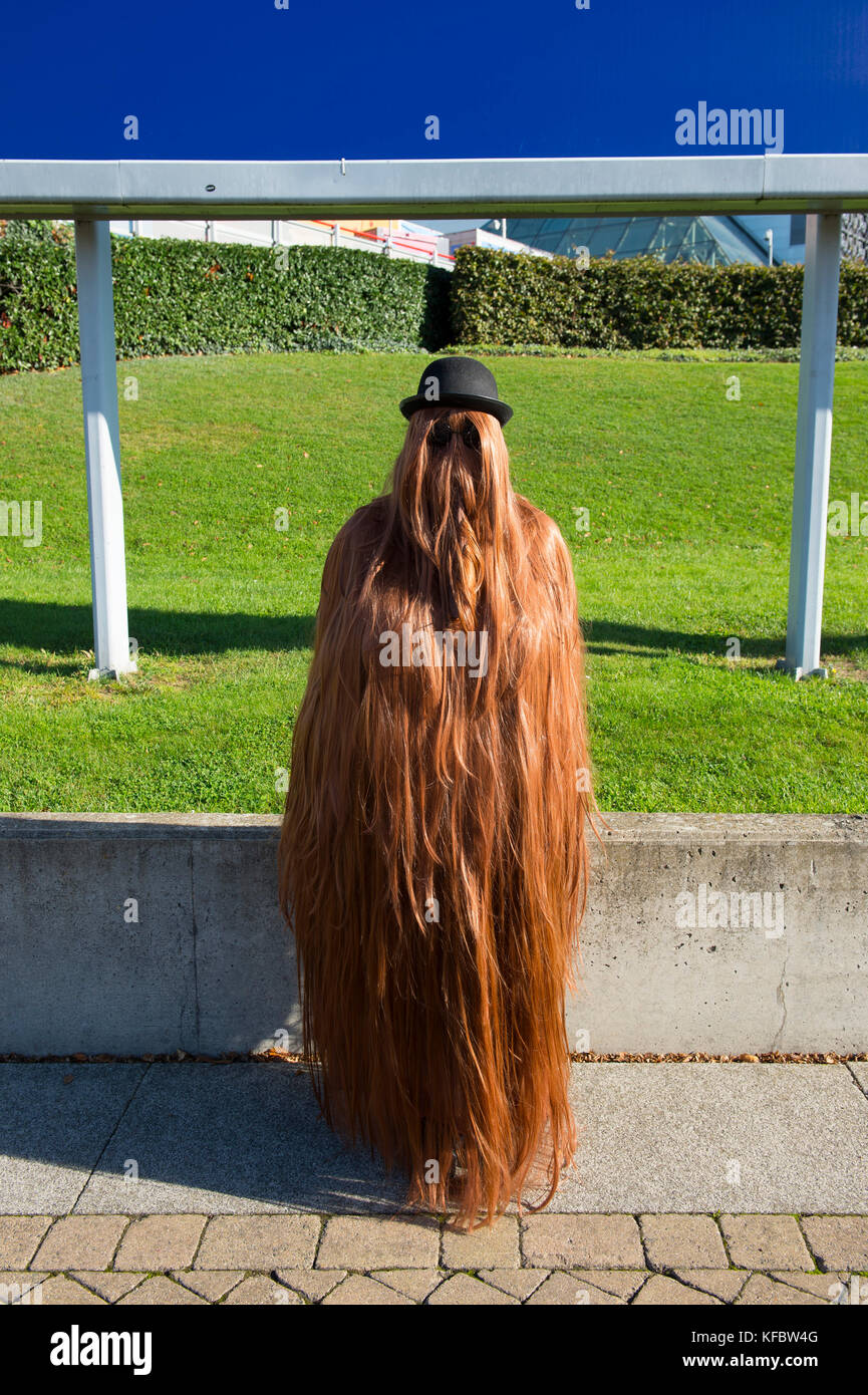 Cousin It Addams Family Stockfotos Und Bilder Kaufen Alamy