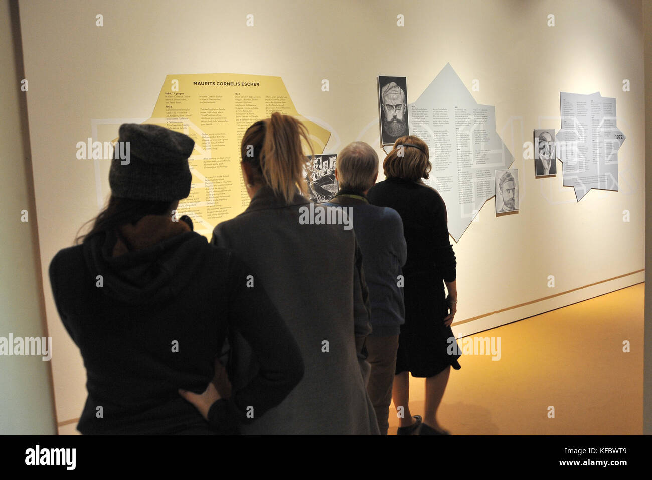 Pisa, Italien. 26 Okt, 2017. escher im Palazzo Blu 26/10/2017 - Pisa - Italien Chronik Kunst die Werke von Mauritius Cornelis Escher im Palazzo Blu ausgestellt zwischen 1917 und 1963 datiert sind, ursprünglich niederländischen nahmen an der Akademie von Haarlem. Seine mathematischen, prospektive arbeiten, und wenn wir wollen, auch Metaphysik, wird er die Besucher sogar an einem frühen Alter erobern. In den Fotos: Foto robertocappa Fotojournalismus. Credit: unabhängige Fotoagentur/alamy leben Nachrichten Stockfoto