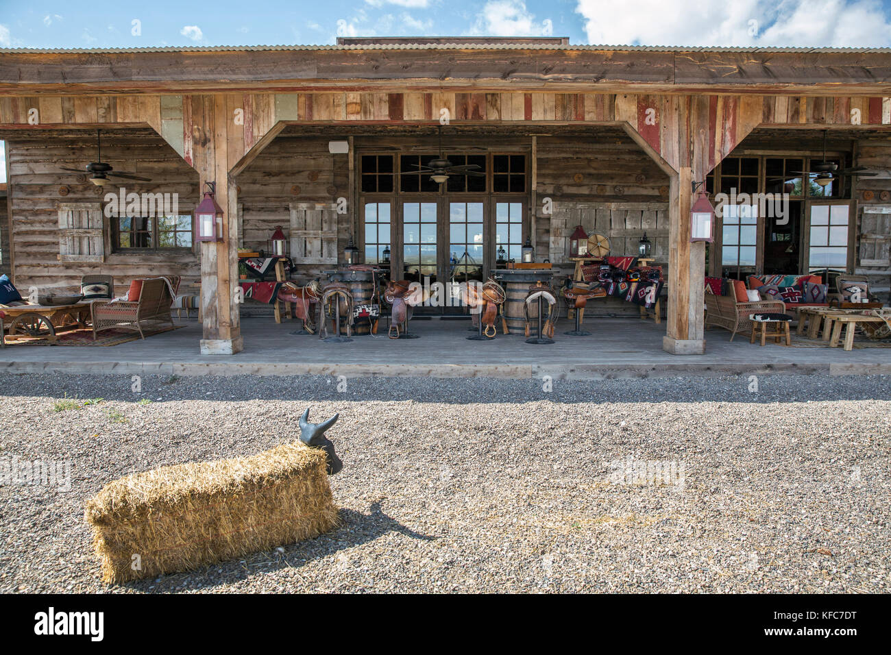 Usa, Nevada, Brunnen, die Terrasse vom sallon an Mustang Monument, einer nachhaltigen Luxus Eco Resort und für wilde Pferde erhalten, speichern americ Stockfoto