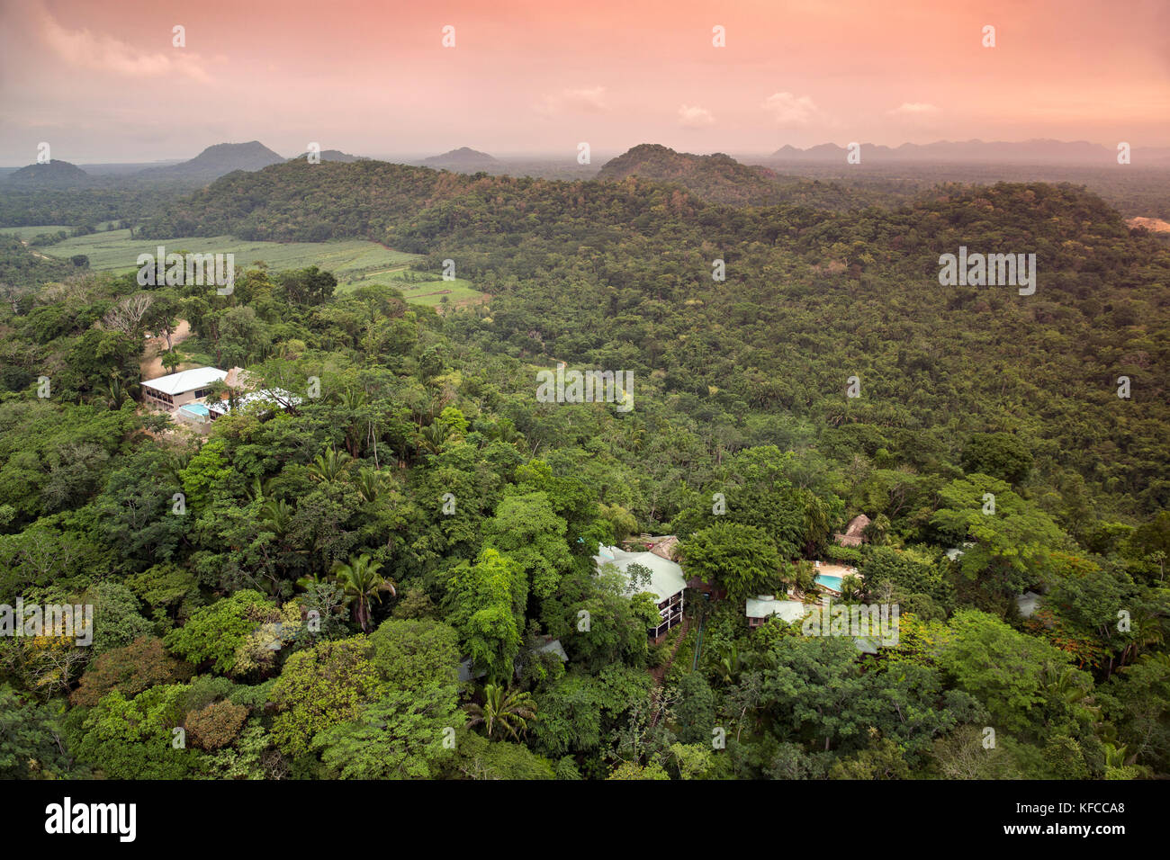 Belize, Punta Gorda, Toledo, ein Ariel Blick auf Belcampo Belize Lodge und der Dschungel Bauernhof, der in die Entwicklung von dauerhaften wirtschaftlichen Stabilität gewidmet ist i Stockfoto