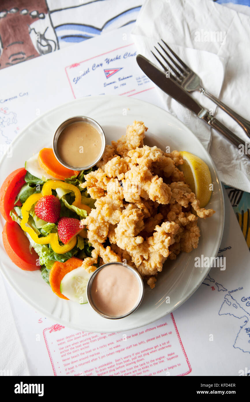 EXUMA, Bahamas. Conch Fritters am Staniel Cay Yacht Club in Staniel Cay. Stockfoto