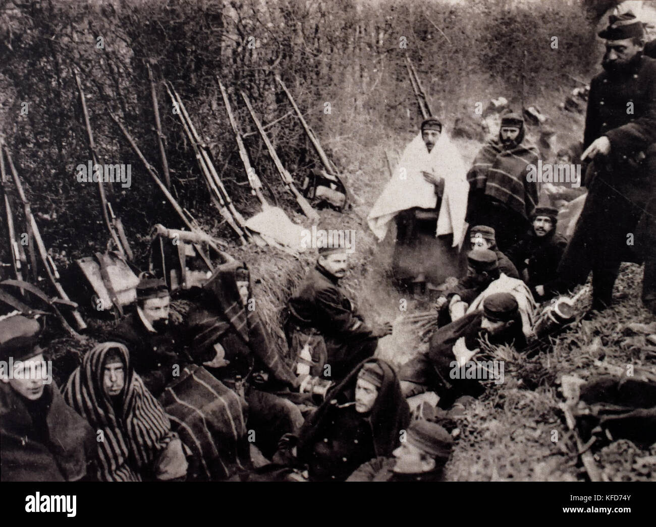Belgische Soldaten Gruppe in einem Graben in der Nähe von Ypern, Belgien 1914 verschanzt. Frankreich der Erste Weltkrieg - der Erste Weltkrieg ist der Große Krieg, den 28. Juli 1914 bis 11. November 1918. Stockfoto