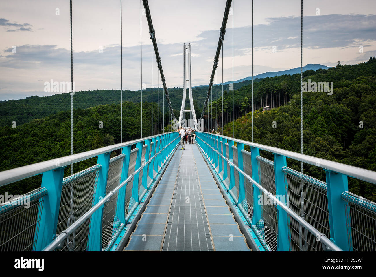 Die längste Fußgänger-Hängebrücke in Japan mit einer Länge von 400 m. herrlichem Blick auf Mt. Fuji und Suruga Bay genießen können Stockfoto