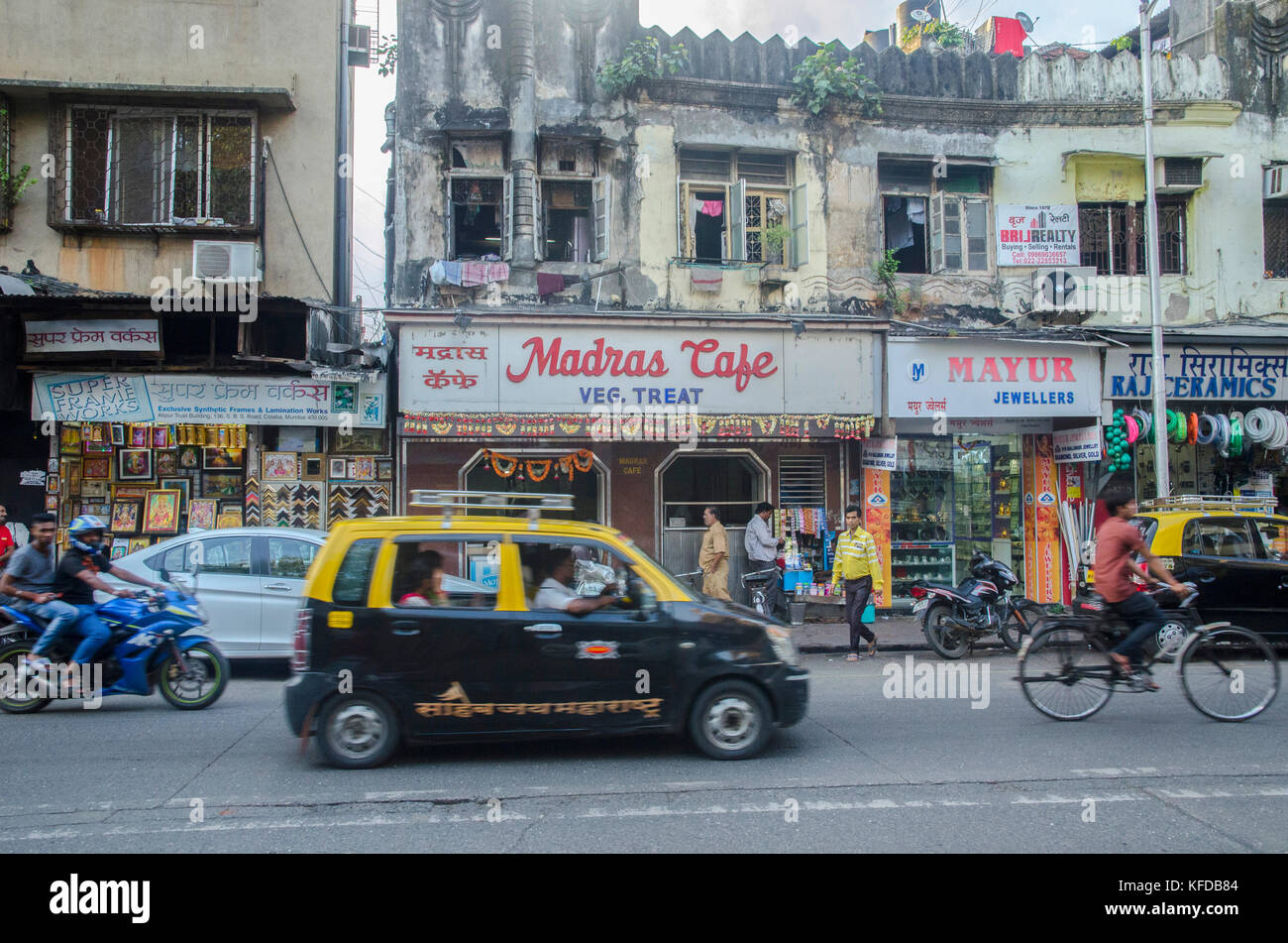 Busy street scene Mumbai, Indien Stockfoto