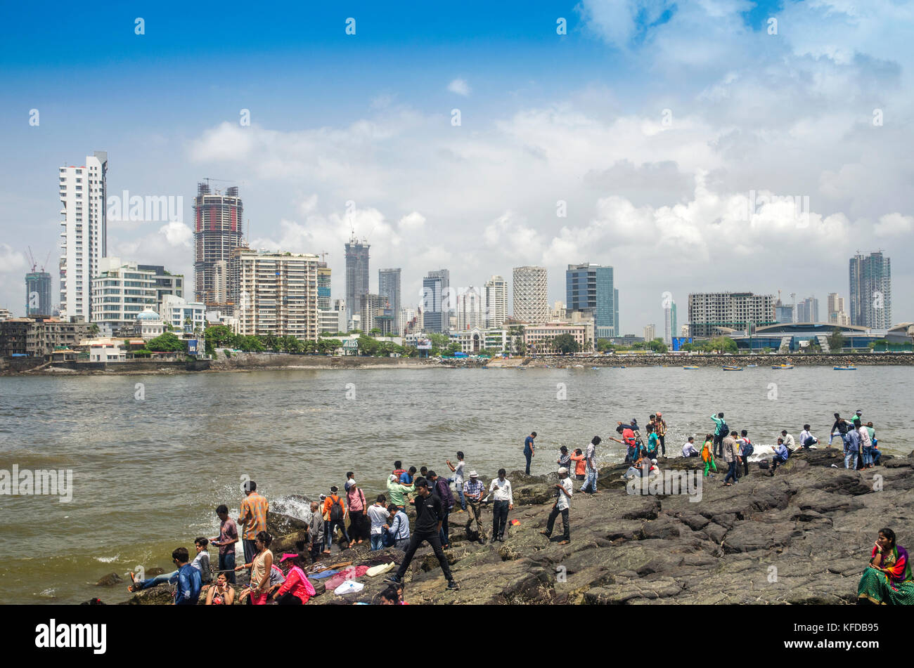 Menschen entspannen in Mumbai, Indien Stockfoto