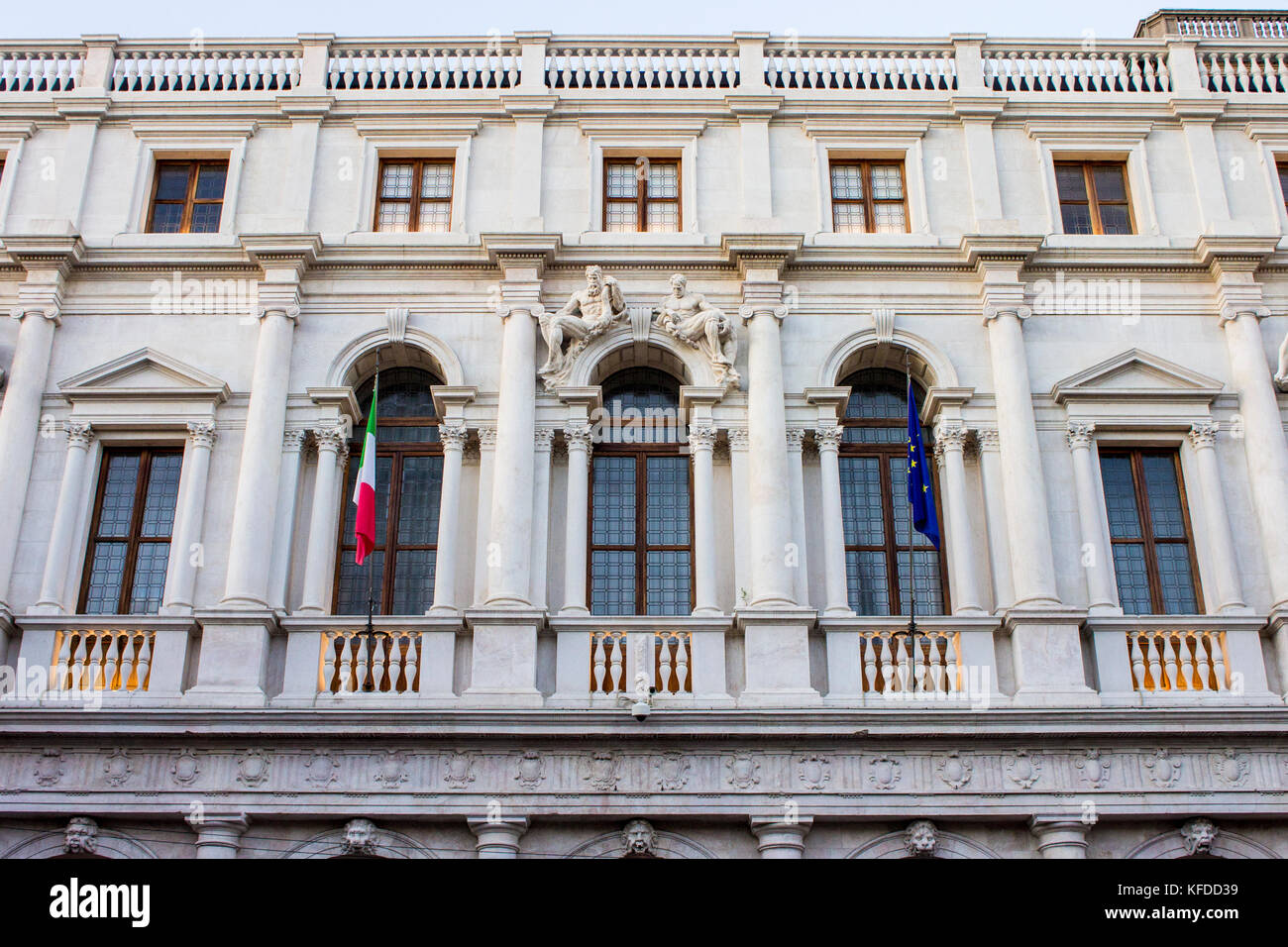 Die Biblioteca Civica Angelo Mai auf der Piazza Vecchia, besetzen die Palazzo Nuovo di Bergamo Stockfoto