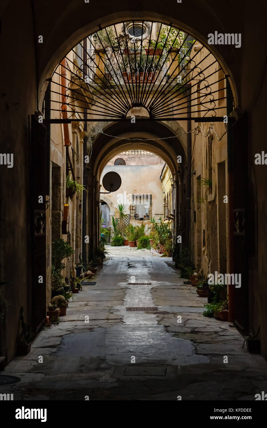 Äußere des Alten Gasse in Syrakus, Sizilien, Italien Stockfoto