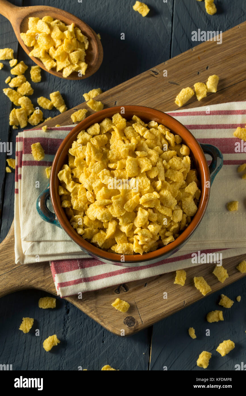 Trockene Organische Spatzle Knodel Fertig Zu Kochen Stockfoto
