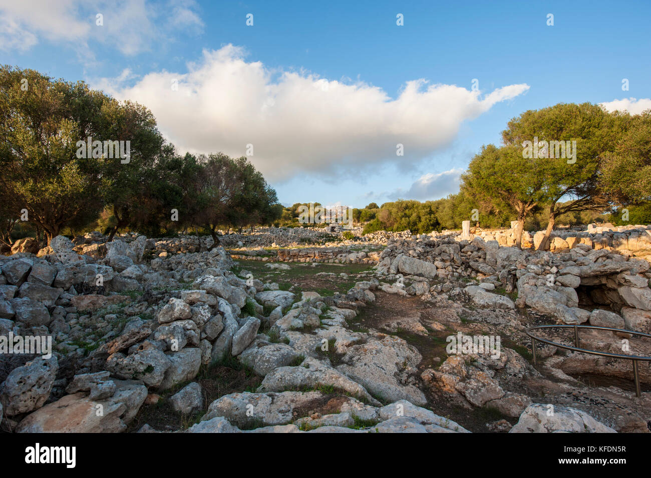 Torre d'en Galmés - Bronzezeit megalith Aufstellungsort auf Menorca, Balearen, Spanien, Mittelmeer. Stockfoto