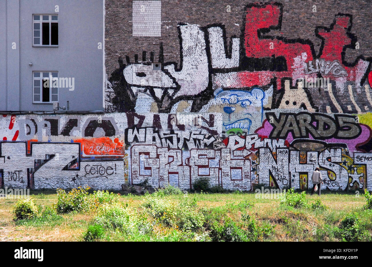 BERLIN-MAI 31 : Graffiti Street Art im Stadtviertel Kreuzberg, Berlin, Deutschland, am 31,2011. Mai. Stockfoto