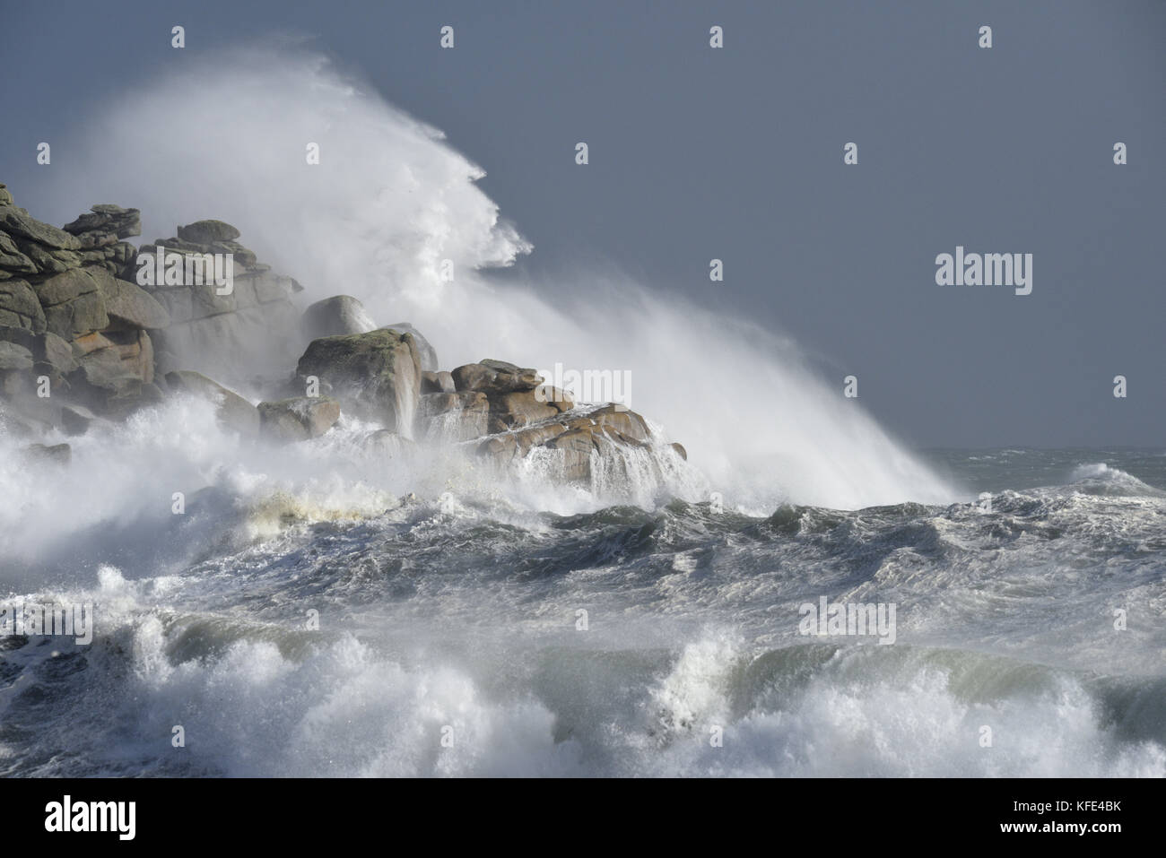 Stürmische See - Hurrikan Ophelia, Isles of Scilly Stockfoto