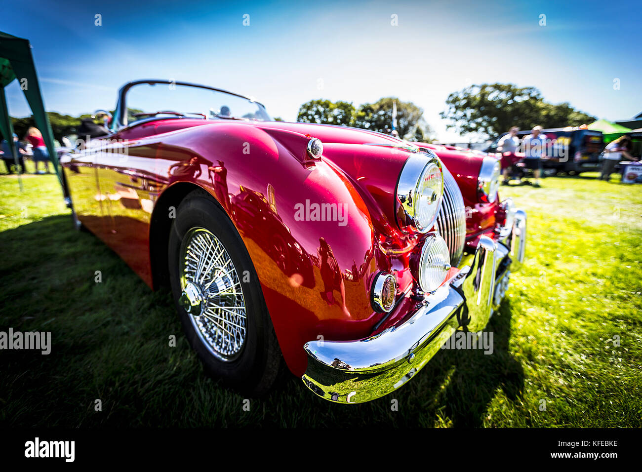 Im Heimatmarkt gab im Mai 1957[3] der XK 150 Bohrung eine Verwandtschaft mit der XK 120, XK 140, jedoch der XK 150 wurde grundlegend überarbeitet. Stockfoto