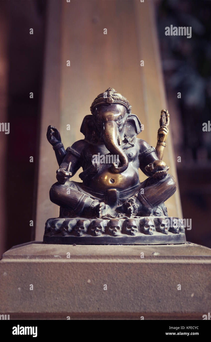 Hindu Gott Ganesh Statue Idol, Lord Ganesh Der Entferner von Hindernissen und der Gott der Erfolg. Buddhismus Elefanten Ganesha Gott des Reichtums Statue. Hindu religi Stockfoto