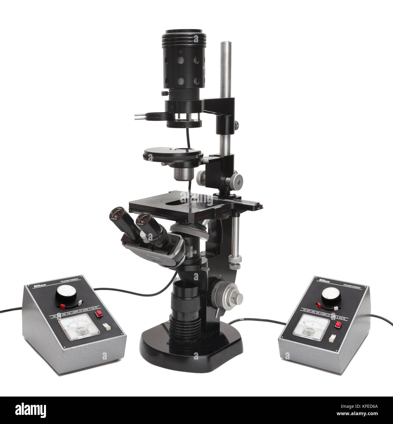 Vintage Nikon MS invertiert zusammengesetzte Mikroskop, Phasenkontrast, epi und Durchlichtbeleuchtung Stockfoto