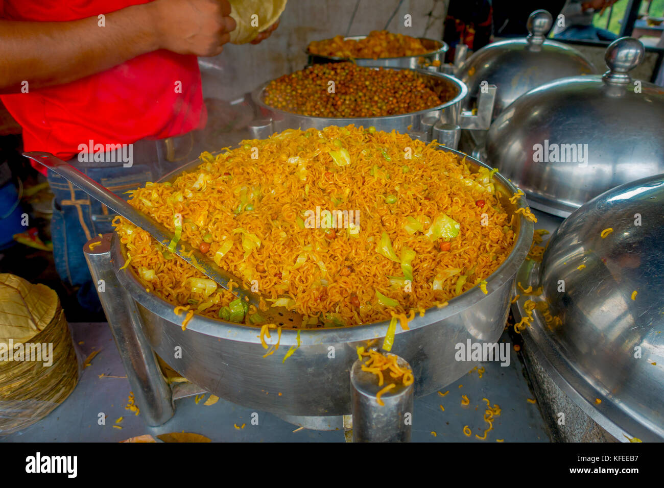 Nahaufnahme der typische Speisen von Nepal mit Reis in einem Restaurant, in Pokhara, Nepal Stockfoto