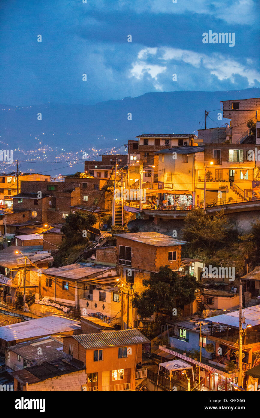 Comuna 13, im Westen von Medellin befindet, wurde für viele Jahre als einer der gefährlichsten Viertel der Stadt. Stockfoto