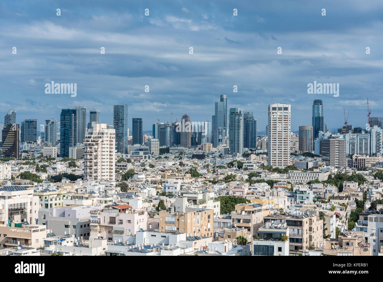 Israel, Tel Aviv-Yafo - Oktober 28, 2017: Stadtbild von Tel Aviv-Jaffa. Tel Aviv ist für seine jüngste Entwicklung als Drehscheibe in Hochhäusern durch festgestellt Stockfoto