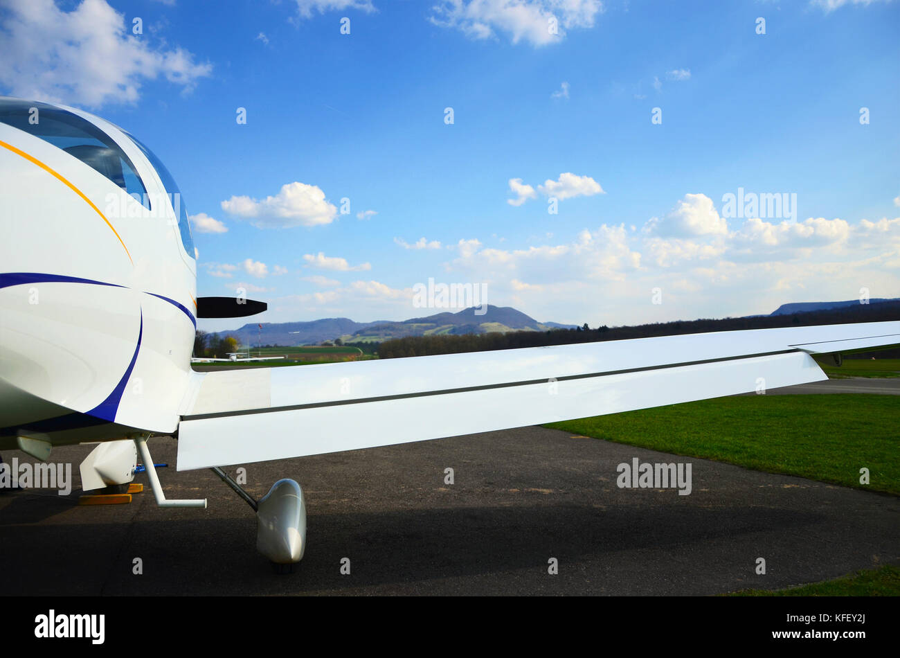 Leichtes Flugzeug mit transparenten Kabine, im Süden Deutschlands gesehen, März 2017 Stockfoto