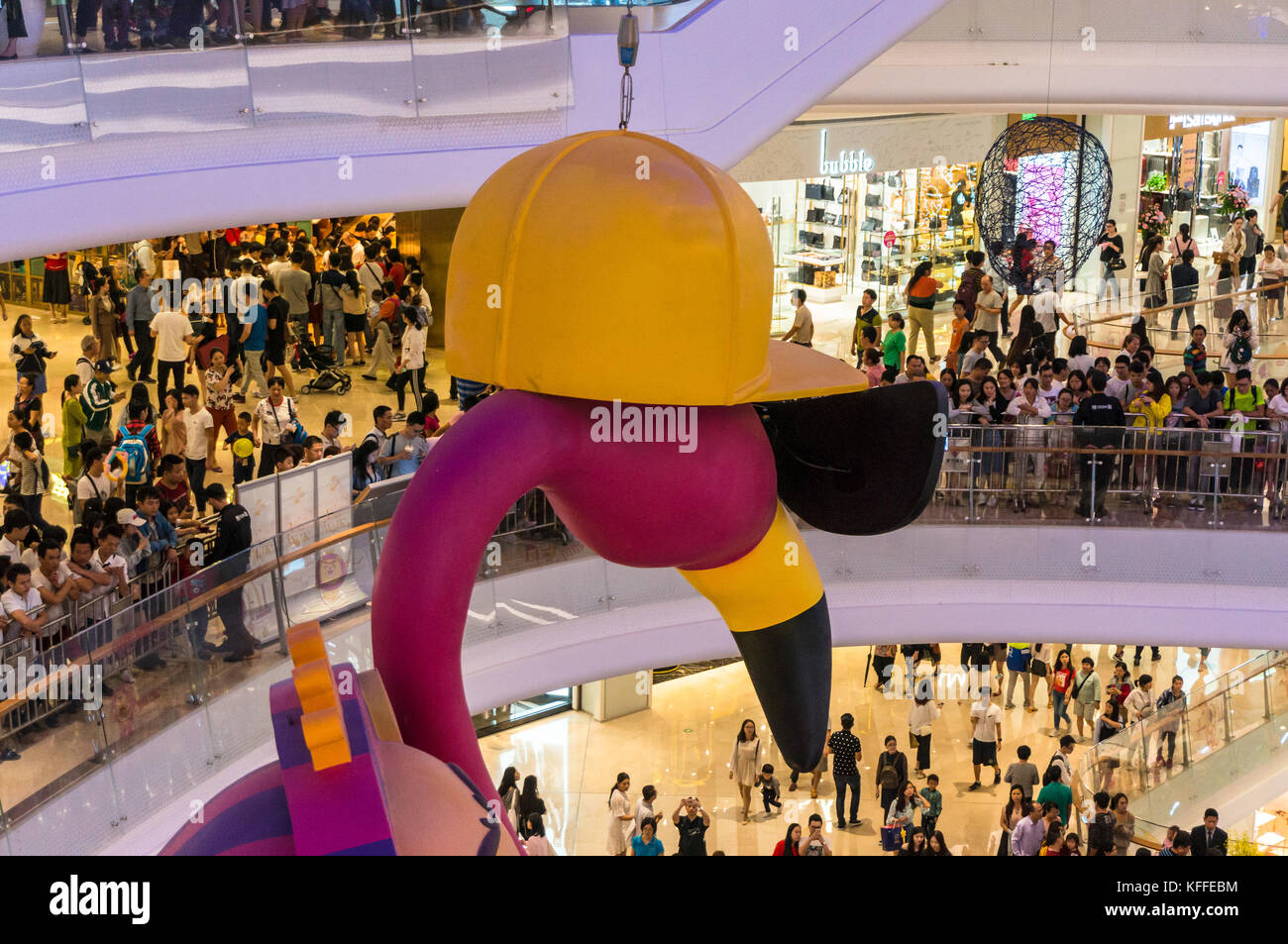 Feierliche Eröffnung des uniwalk, einer chinesischen mega Shopping Mall in Shenzhen, China. Stockfoto