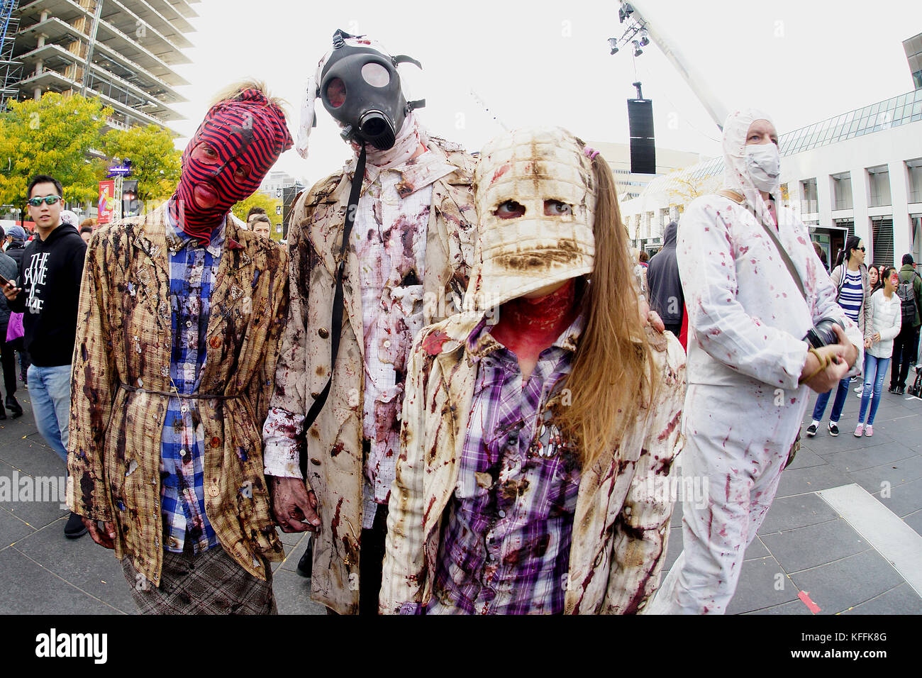 Montreal, Kanada. 28. Oktober, 2017. Die Teilnehmer des Montrealer Zombie 2017 entfernt. Credit: Mario Beauregard Beaustock/Alamy leben Nachrichten Stockfoto