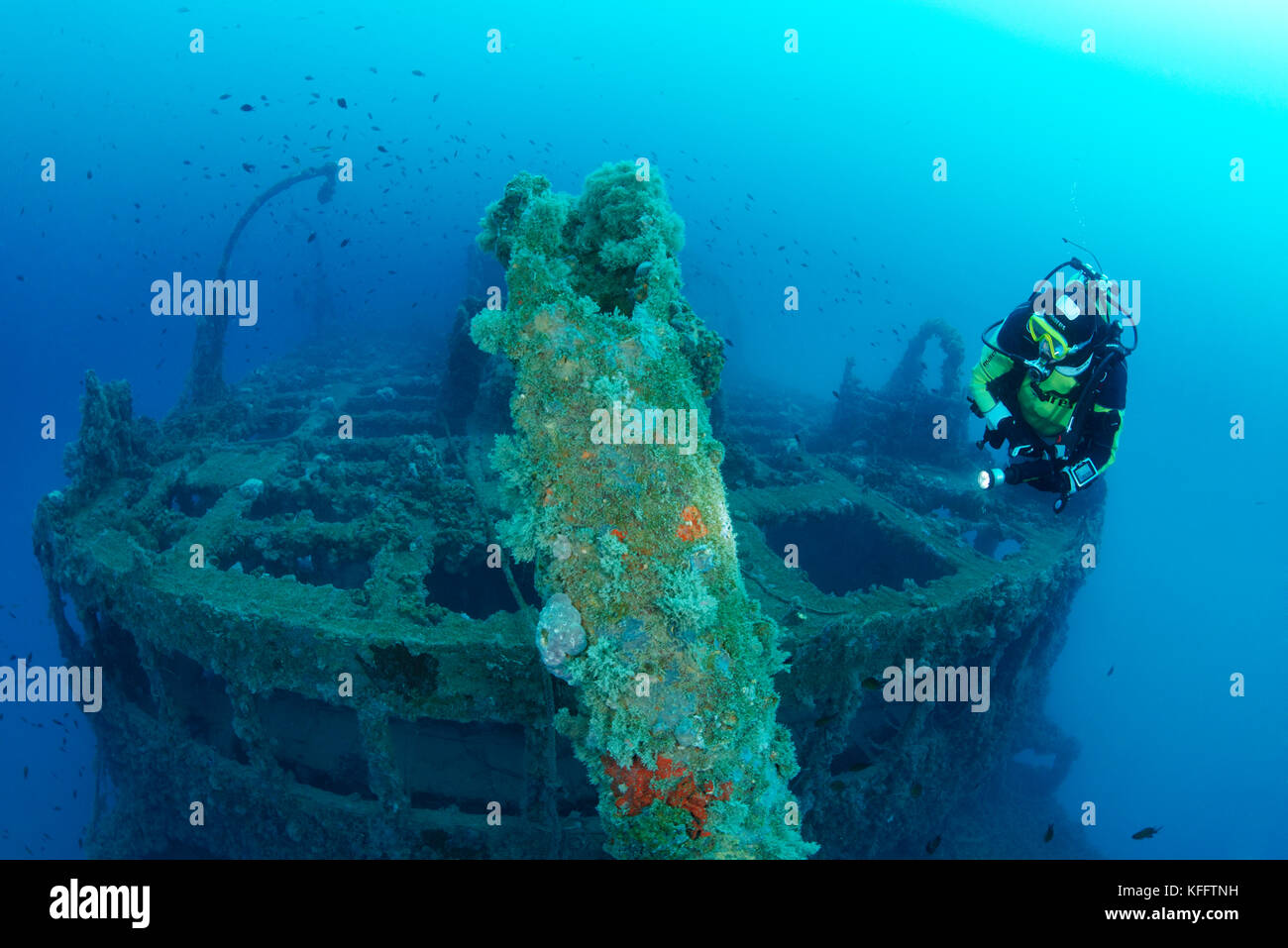 Schiffswrack Baron Gautsch und Scuba Diver, Adria, Mittelmeer, Istrien, Kroatien Stockfoto