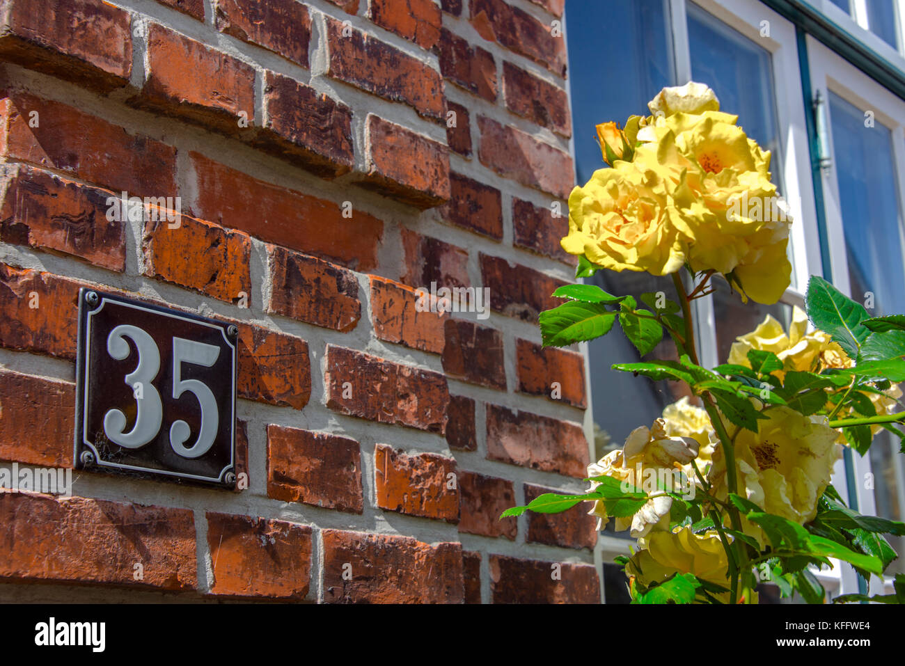 Backsteingebäude der Stadt Husum an der Nordsee, Deutschland Stockfoto