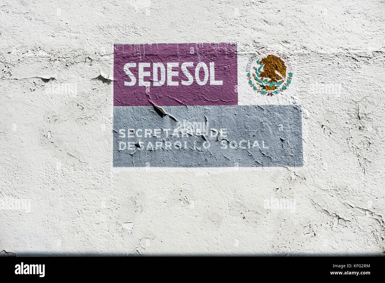 Fading logo mexikanische Regierung Abteilung mit der Verbesserung des Wohlbefindens der Unterschicht in städtischen und ländlichen Gebieten durch die Entwicklung der Stadt und Gehäuse besorgt Stockfoto