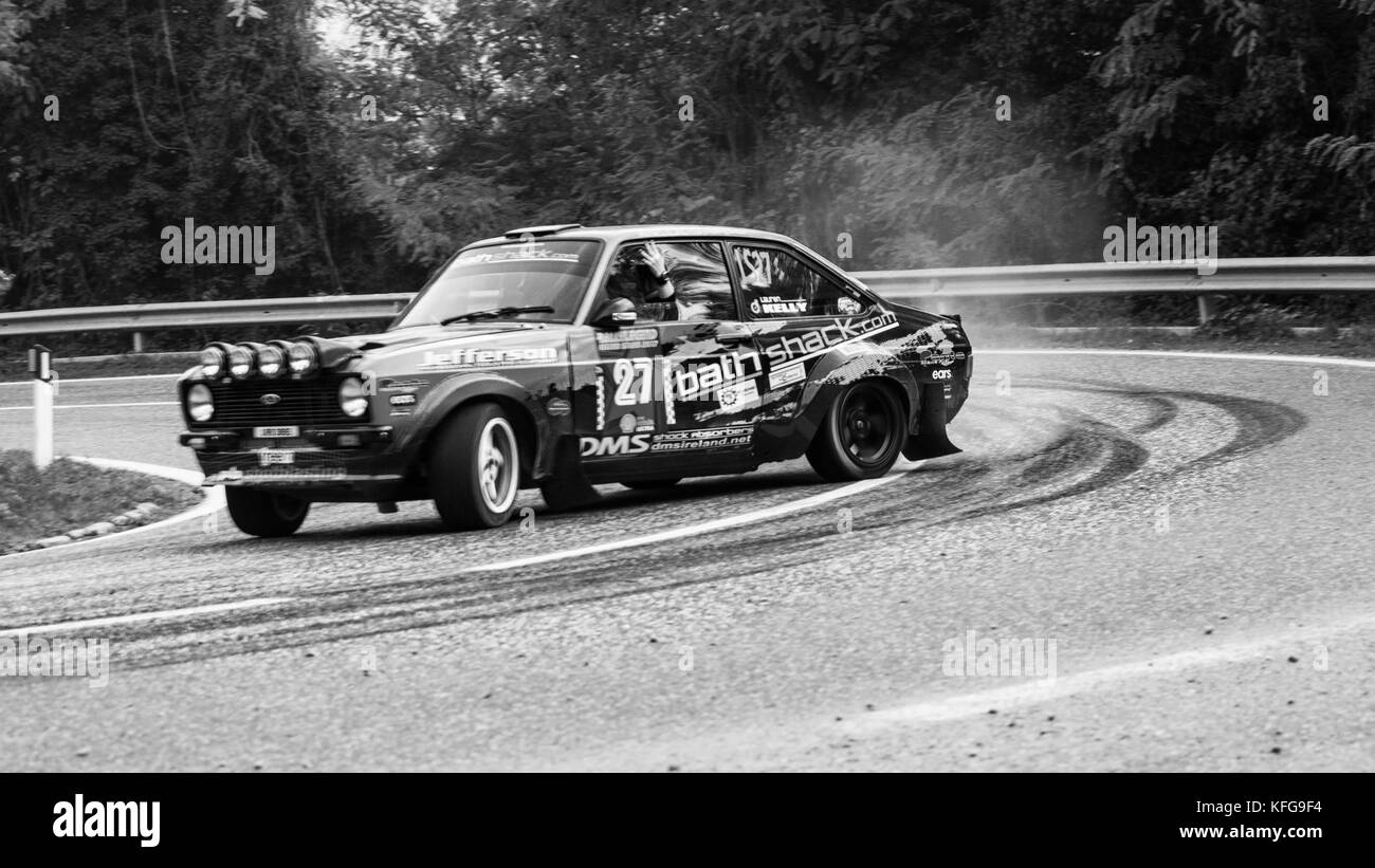 FORD ESCORT RS alte Rennwagen Rallye DIE LEGENDE 2017 der berühmte SAN MARINO historische Rennen Stockfoto