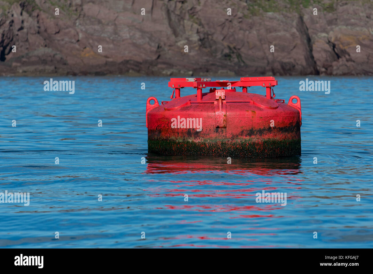 Navigation Marker von Unwettern in Milford Haven Eingang beschädigt Stockfoto