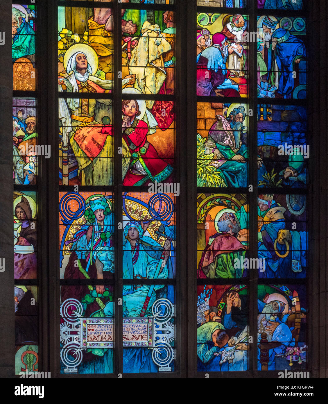 Fenster in der Prager Veitsdom erstellt von Mucha Stockfoto