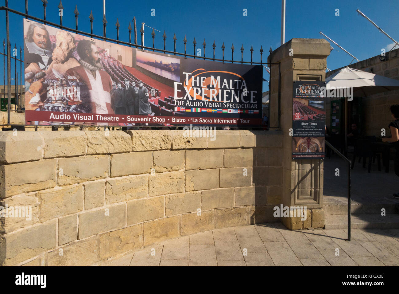 Die vordere Wand- und Eingang der Malta Experience. Die Malta Experience ist eine audio-visuelle Show erzählt die Geschichte von Maltas 7000 Jahre Geschichte. (91) Stockfoto