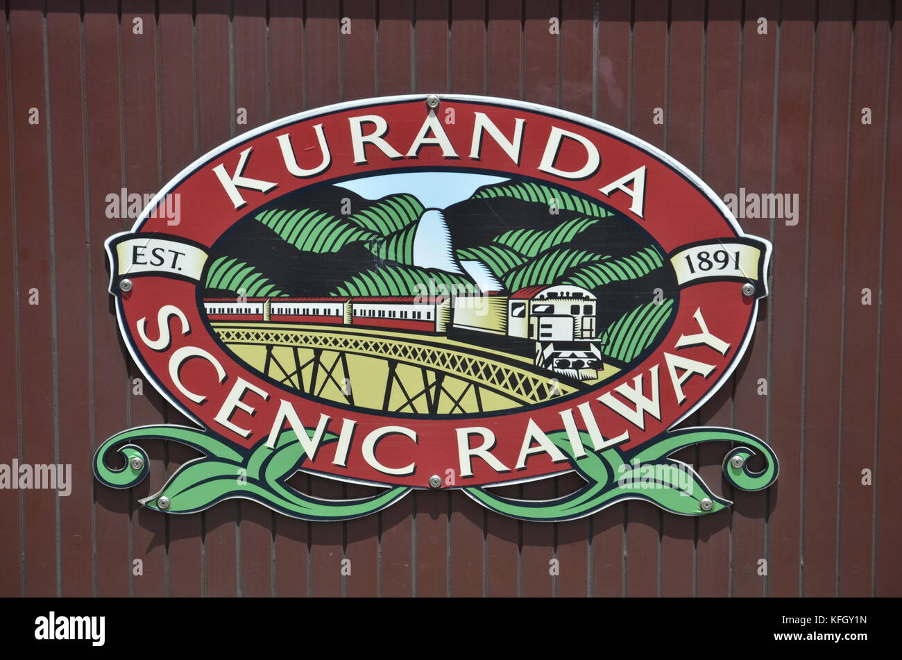 Ein Logo auf einem Schlitten auf dem Kuranda Scenic Railway. Zwischen 1886 und 1891 Erbaut, die Bahn verbindet Cairns nach Kuranda über Süßwasser in Queensland. Stockfoto