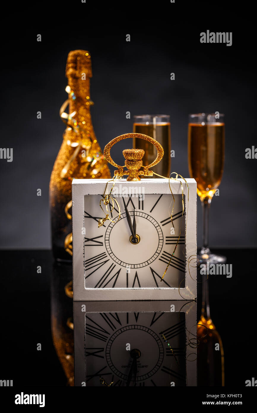 Silvesterfeier Hintergrund das neue Jahr mit Sekt Stockfoto