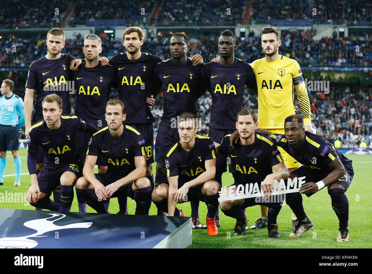 Madrid, Spanien. 17. Oktober 2017. Tottenham Hotspur Mannschaftsgruppe (Tottenham) Fußball/Fußball : UEFA Champions League Mtchday 3 Gruppe-H-Spiel zwischen Real Madrid CF 3-0 Tottenham Hotspur FC im Santiago Bernabeu Stadion in Madrid, Spanien . Quelle: Mutsu Kawamori/AFLO/Alamy Live News Stockfoto