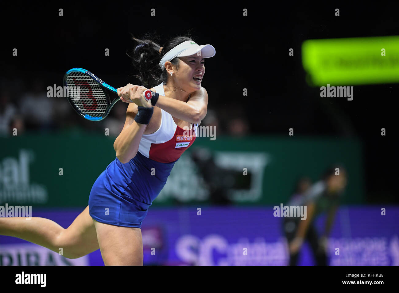 Singapur. 28 Okt, 2017. Yung-jan Chan (twn), Oct 28, 2017 - Tennis: BNP Paribas wta finale Singapur 2017 Übereinstimmung zwischen Chan Yung-Jan (twn)/Martina Hingis (Che) 0-2 Timea babos (hun)/Andrea hlavackova (Cze) an Indoor Stadium in Singapur. Credit: haruhiko Otsuka/LBA/alamy leben Nachrichten Stockfoto