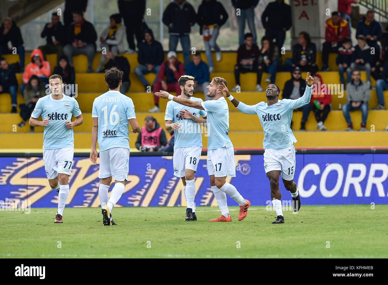 Benevento, Italien - 29 Oktober: ciro unbeweglich von Lazio Feiern nach dem Scoring Ziel während der serie a tim Übereinstimmung zwischen Benevento Calcio und SS Lazio im stadio Ciro vigorito am 29. Oktober 2017 in Benevento, Italien (Credit: Marco iorio/alamy leben Nachrichten Stockfoto