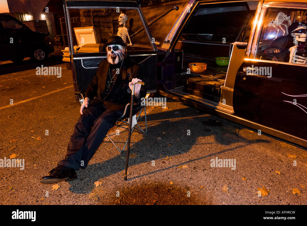 Parade der verlorenen Seelen, Commercial Drive Nachbarschaft, Vancouver, British Columbia, Kanada. Stockfoto