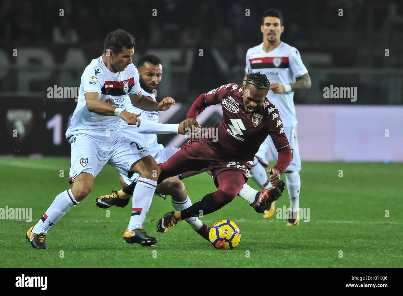 Turin, Italien. 29 Okt, 2017. Joel Obi (Torino FC) während der Serie ein Fußballspiel zwischen Torino fc und Cagliari Calcio in Stadio Grande Torino am 29. Oktober 2017 in Turin, Italien. Credit: Fabio Udine/alamy leben Nachrichten Stockfoto