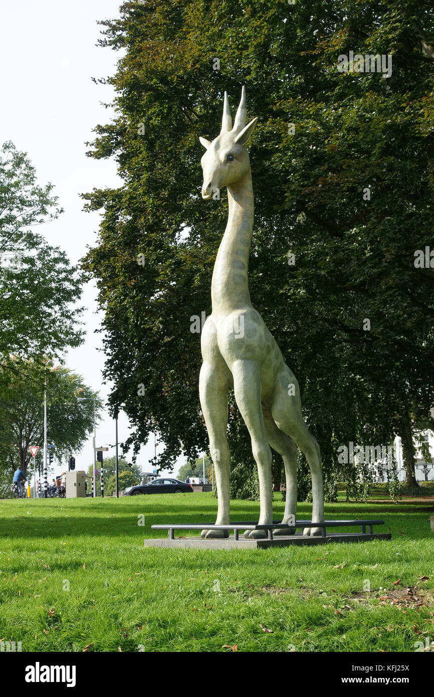 Viele öffentliche Kunst Skulpturen in S'Hertogensbosch spiegeln die fastastical Kreationen der berühmtesten Bürger der Stadt, Hieronymous Bosch Stockfoto