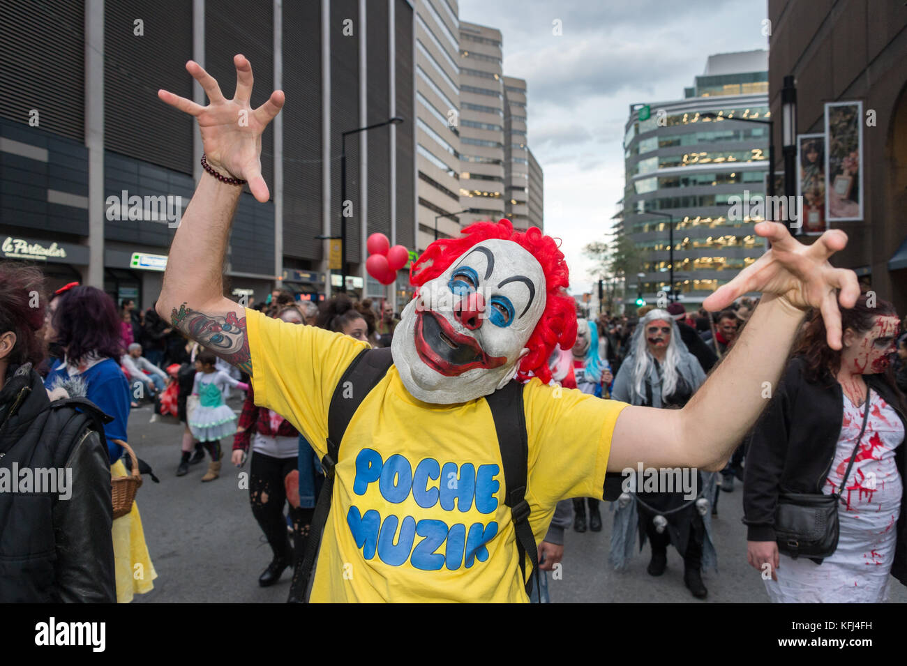 Montreal, Kanada - 28. Oktober 2017: Clown im Rahmen der Zombie Walk in Montreal Downtown Stockfoto