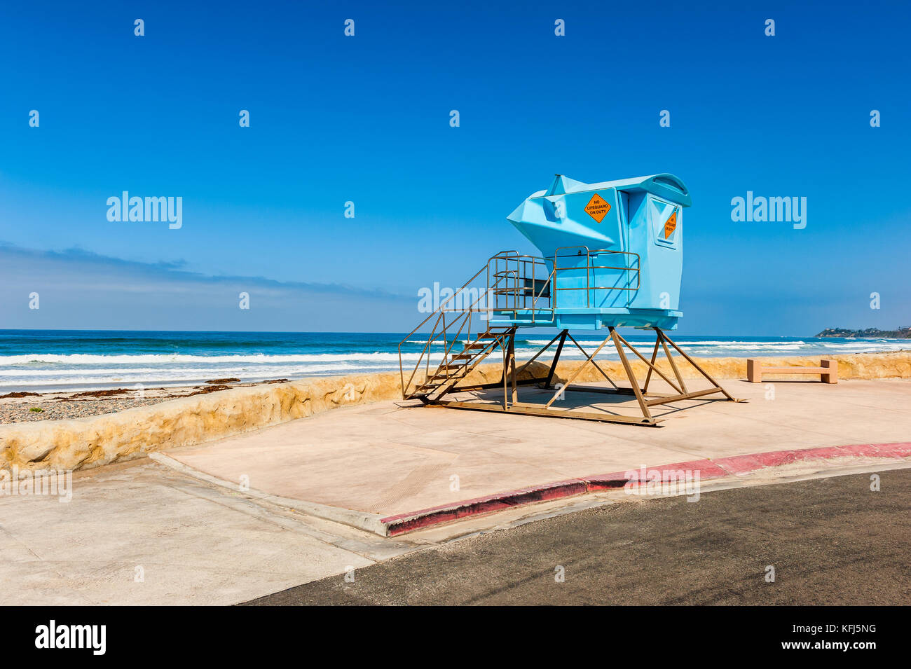 Rettungsschwimmer Hütte durch den Pazifischen Ozean in Solana Beach, San Diego County, Kalifornien, USA Stockfoto