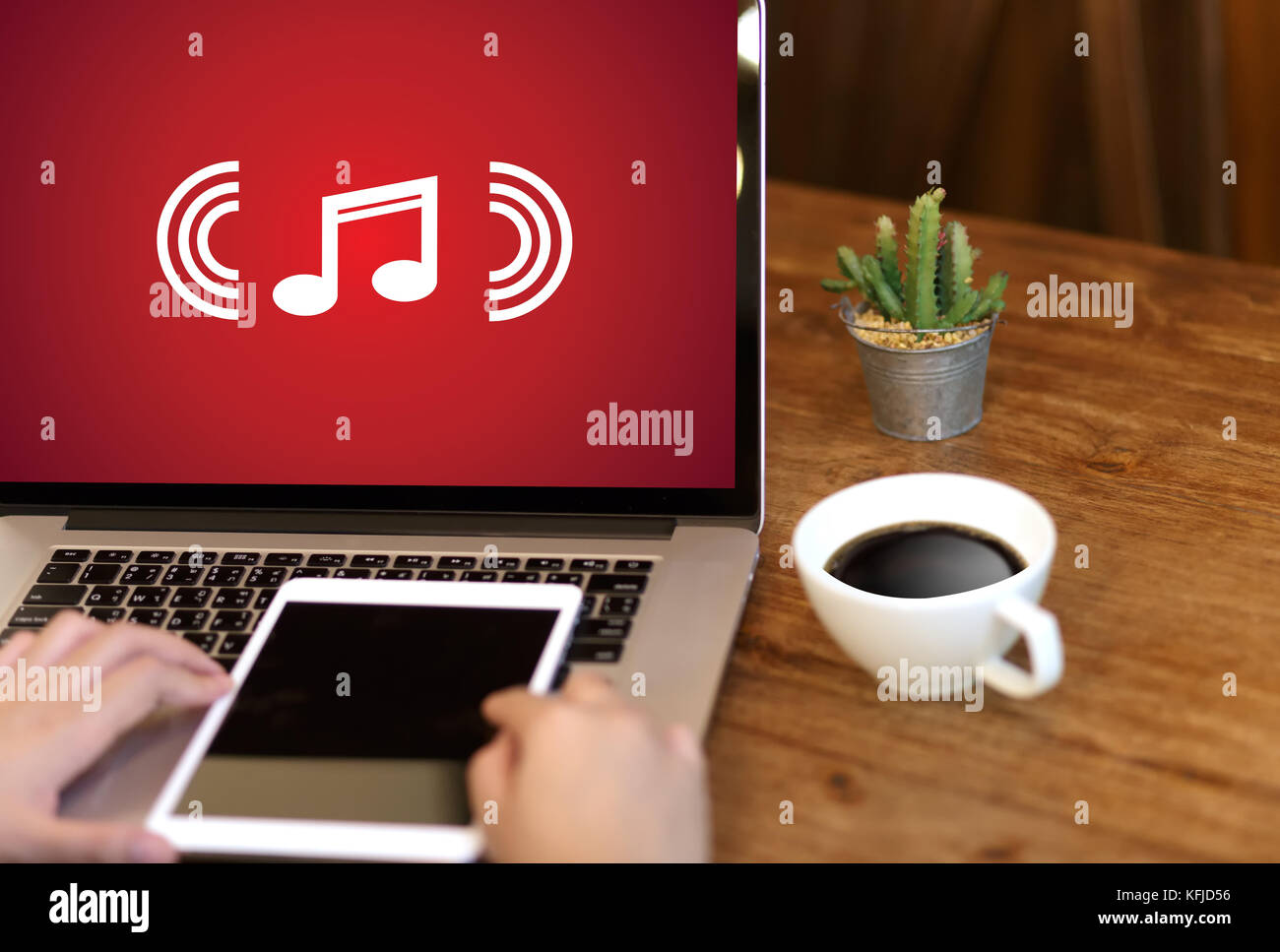 Musik Streaming Media Genießen der Musik Download Stockfoto