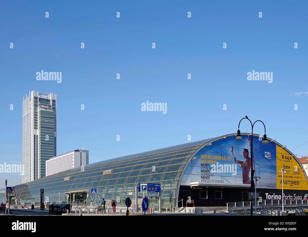 Bahnhof Porta Susa, Turin, Turin, Italien, High-tech-gewölbte Struktur 368 m lang, 30 m Spannweite. Stockfoto
