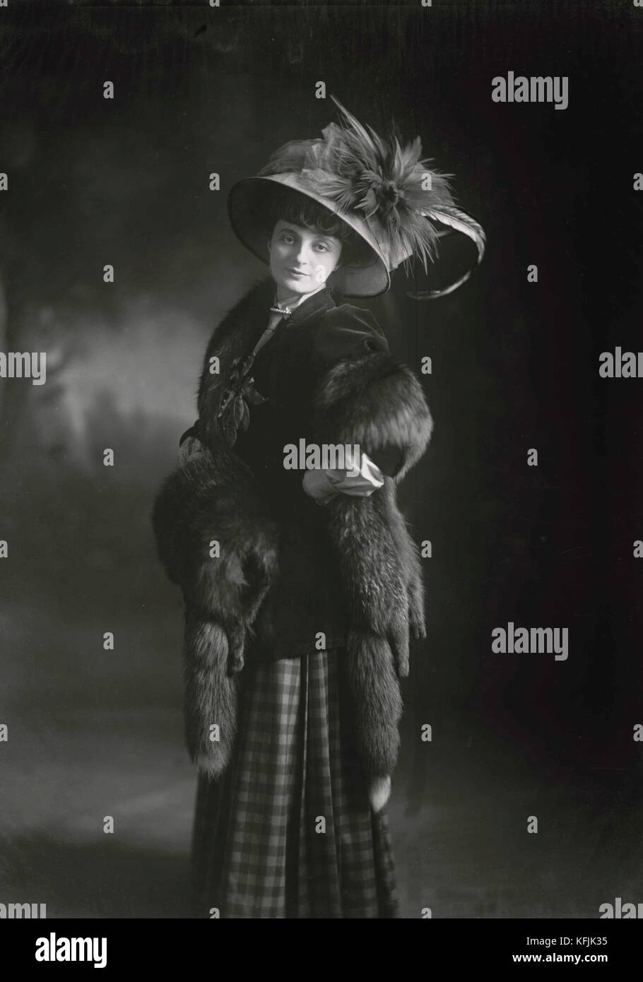 Anna de Noailles, Comtesse Mathieu de Noailles (1876-1933), französische Schriftstellerin. C. 1920 Photo Taponier Photo12.com - Coll-Taponier Credit:Photo12/Coll. Taponier Stockfoto